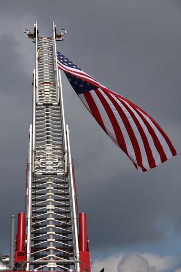 mi_Firetruck and flag_0213