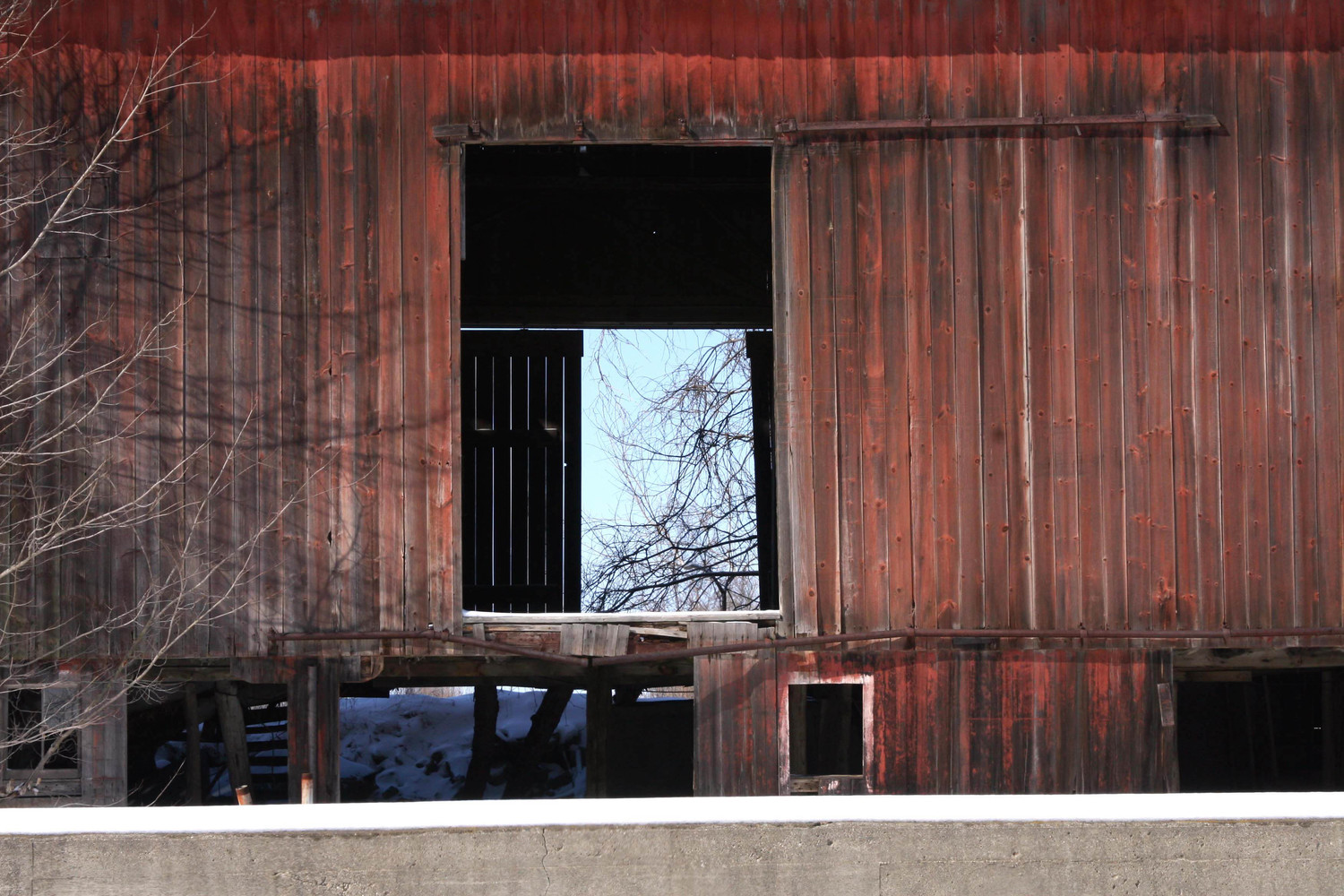 straight thru barn